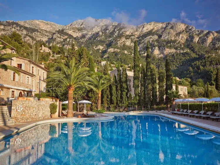 Yoga y senderismo en el corazón de la Tramuntana – Mallorca - Deià - 8 días
